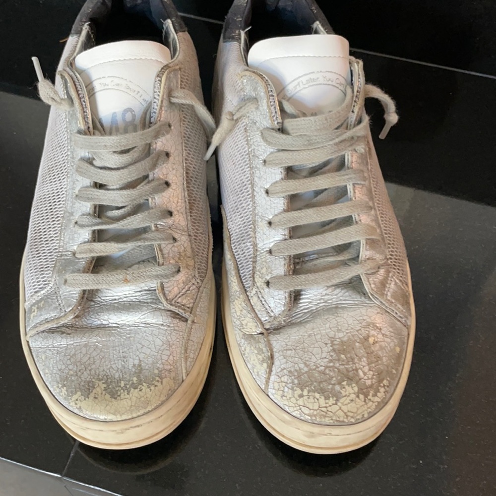 Used size 40 P448 sneakers.